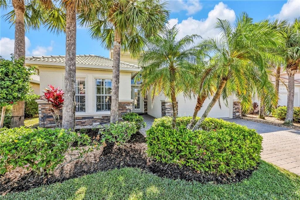 15864 Delaplata LN, NAPLES FL 34110-37
