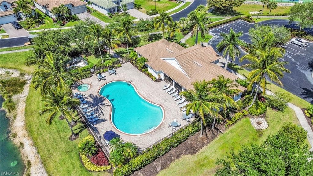 15864 Delaplata LN, NAPLES FL 34110-32