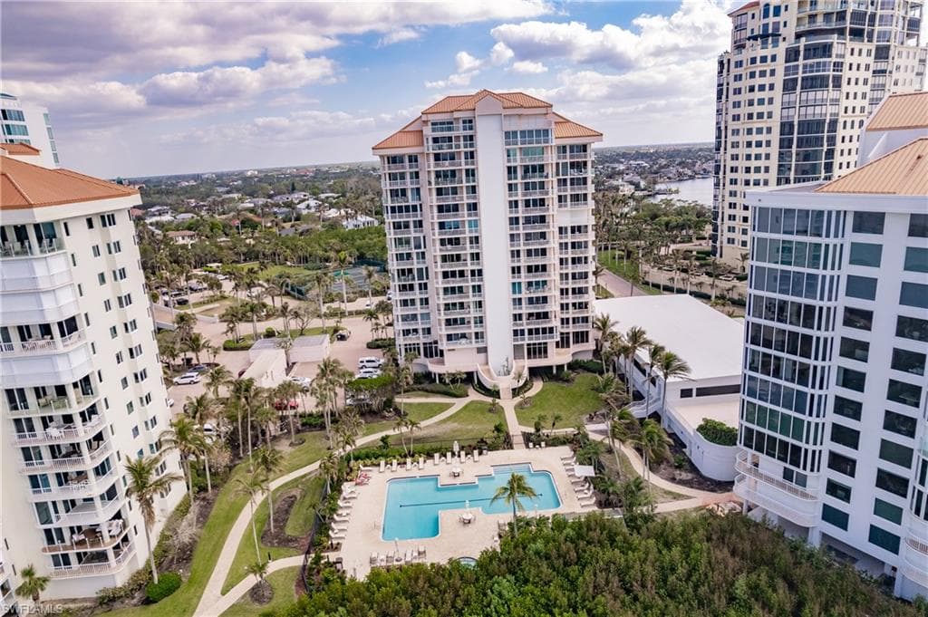 40 Seagate DR # 202A, NAPLES FL 34103-8