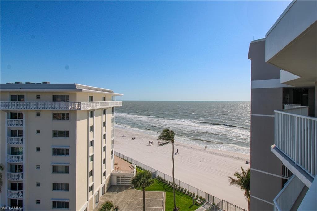 3443 Gulf Shore BLVD N # 213, NAPLES FL 34103-37