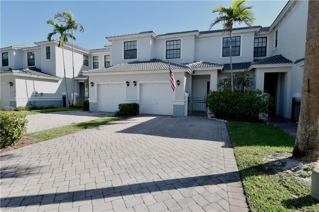 15151 Summit Place CIR # 231, NAPLES FL 34119-2