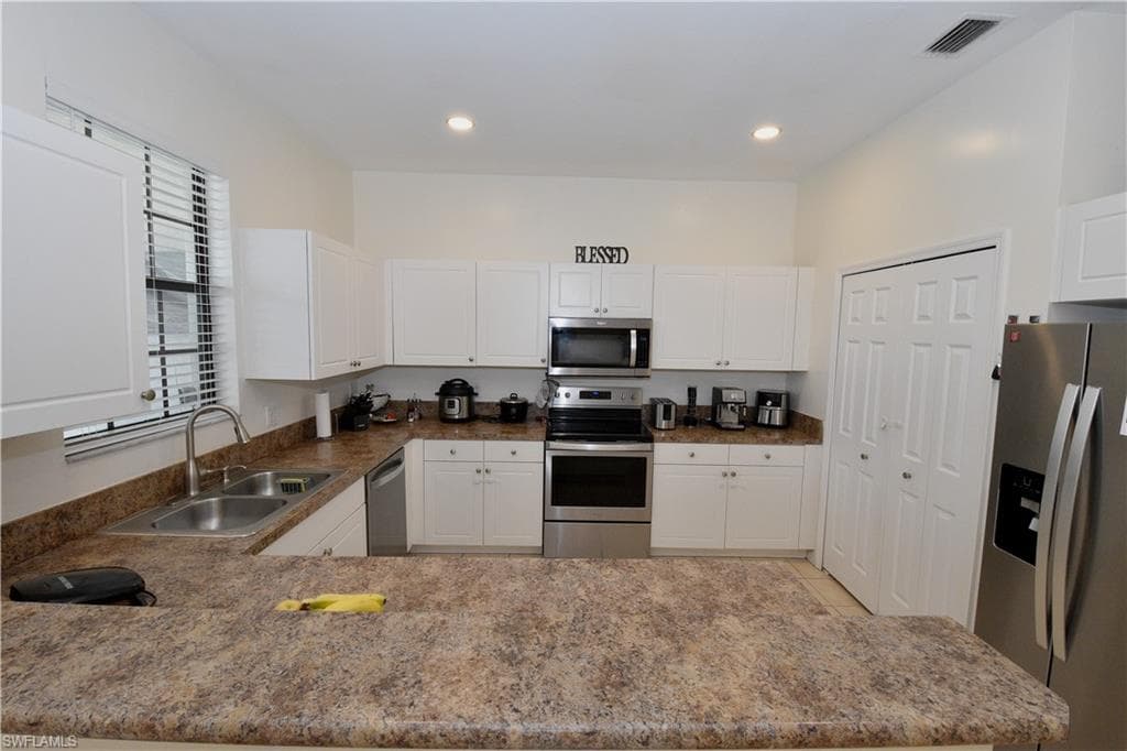 15151 Summit Place CIR # 231, NAPLES FL 34119-13