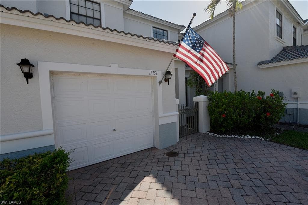 15151 Summit Place CIR # 231, NAPLES FL 34119-3