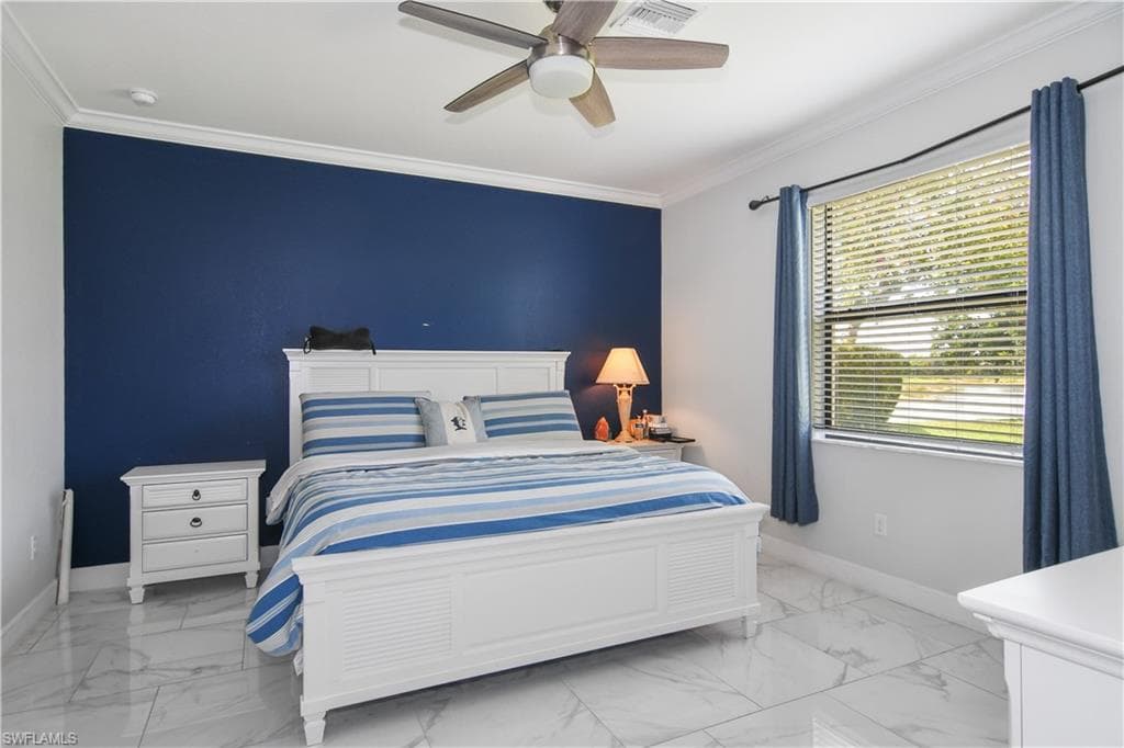 9327 Glenforest DR, NAPLES FL 34120-5