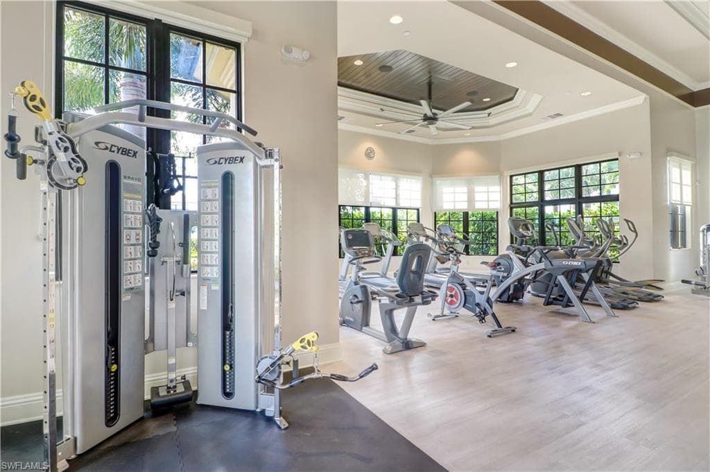 9327 Glenforest DR, NAPLES FL 34120-16