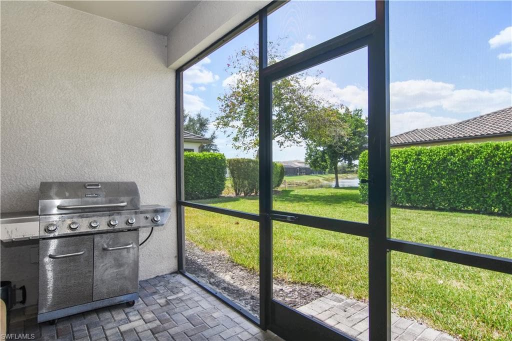 9327 Glenforest DR, NAPLES FL 34120-10