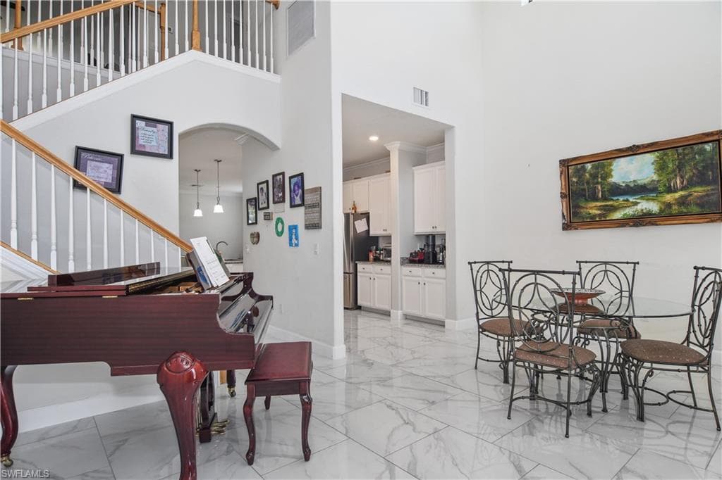 9327 Glenforest DR, NAPLES FL 34120-3