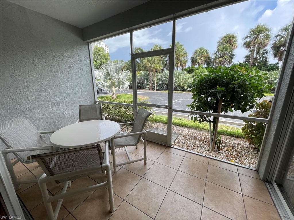519 Roma CT # 2103, NAPLES FL 34110-20