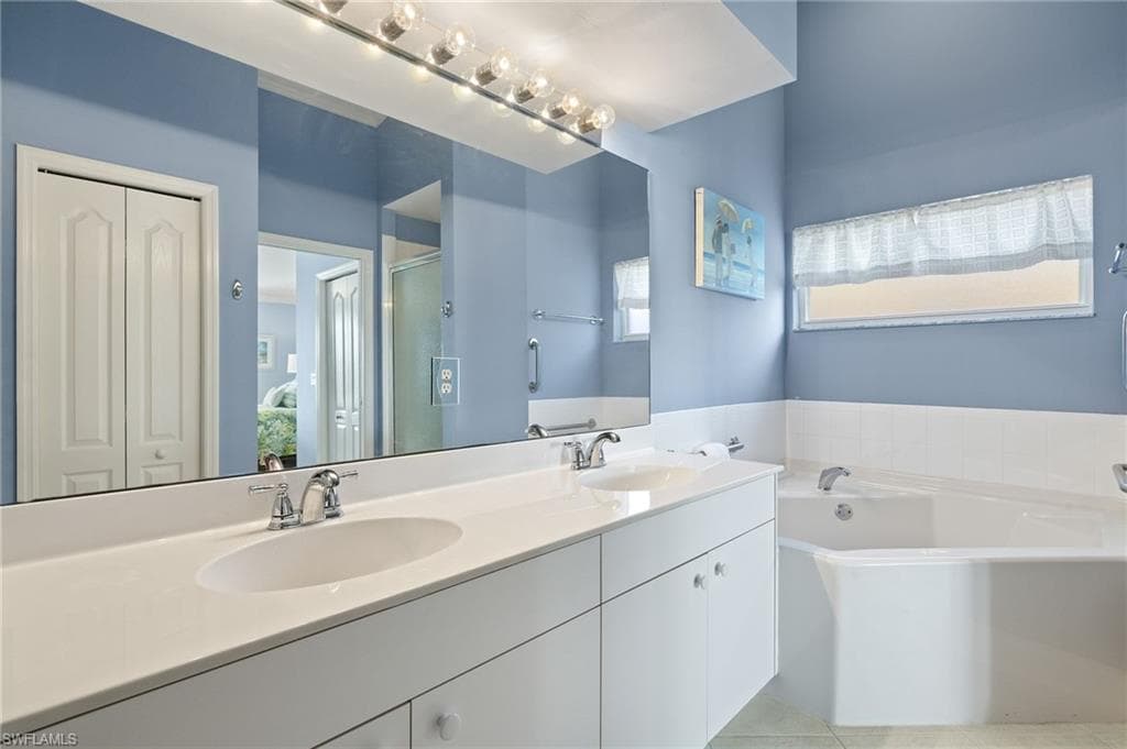 2860 Cypress Trace CIR # 1821, NAPLES FL 34119-12