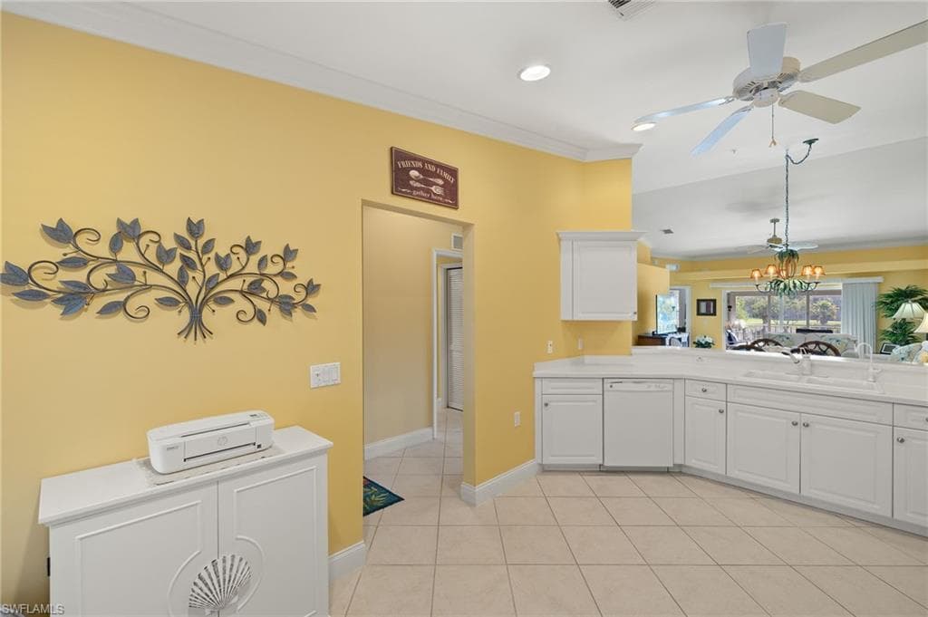 2860 Cypress Trace CIR # 1821, NAPLES FL 34119-11