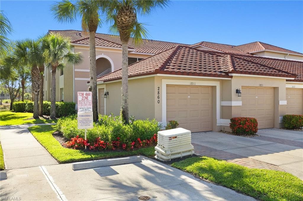 2860 Cypress Trace CIR # 1821, NAPLES FL 34119-27