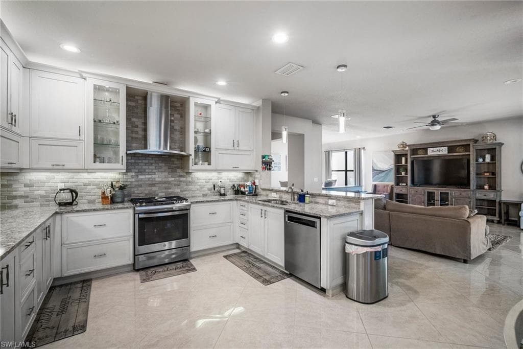 4334 Aurora ST, NAPLES FL 34119-21