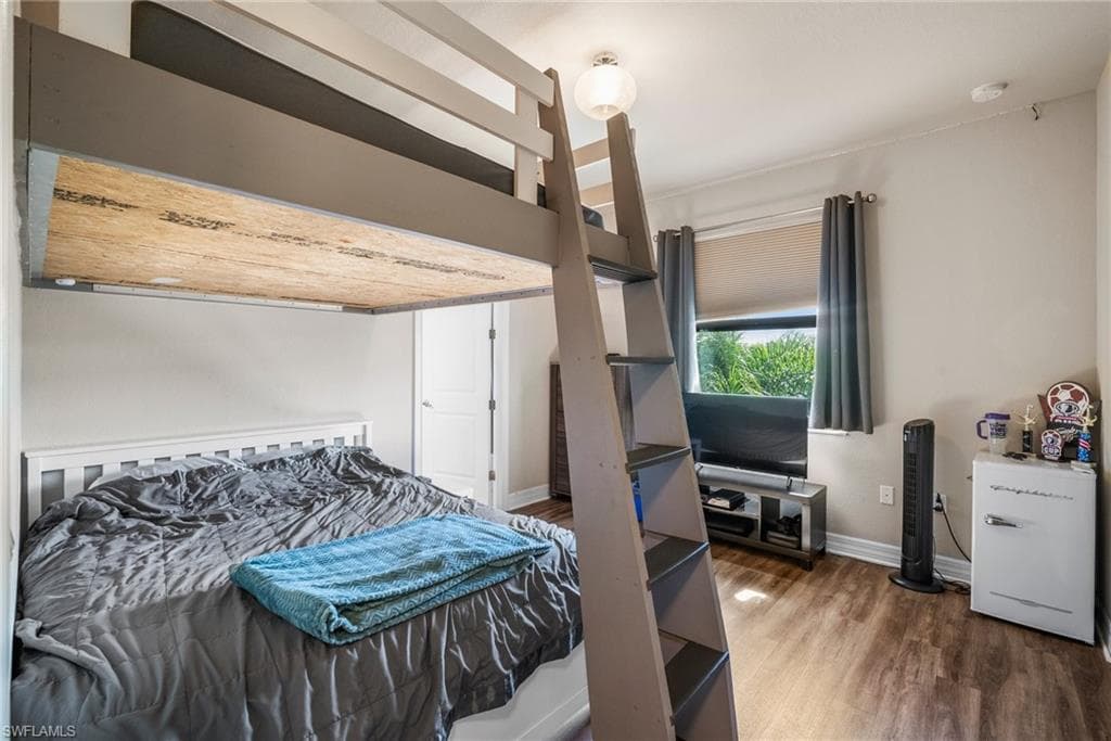 4334 Aurora ST, NAPLES FL 34119-37