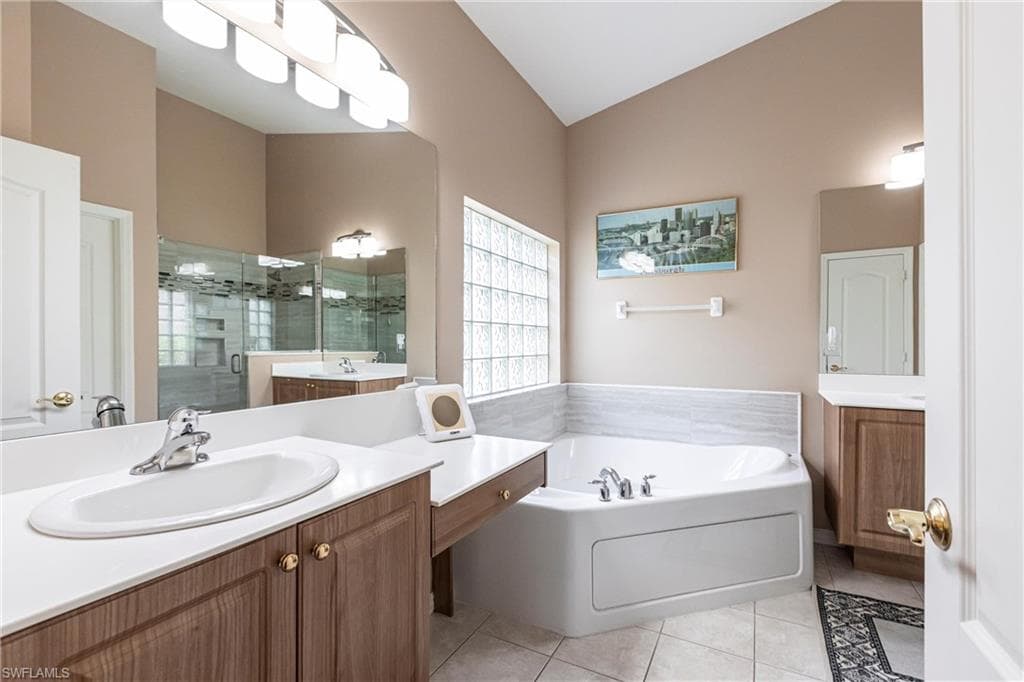 15289 Laguna Hills DR, FORT MYERS FL 33908-21