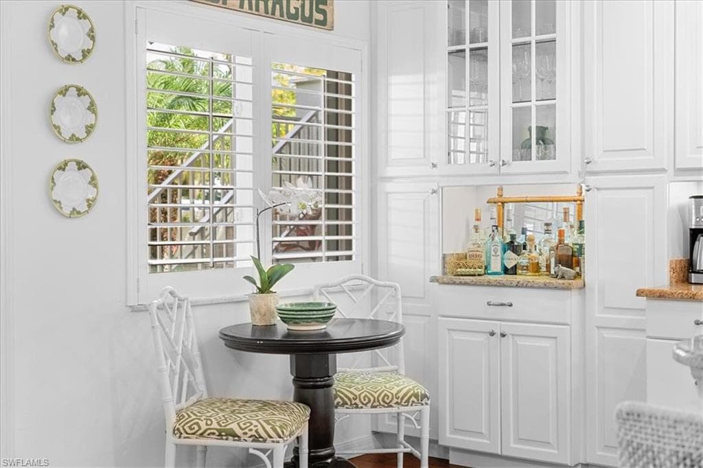 380 4th AVE S # 380, NAPLES FL 34102-11