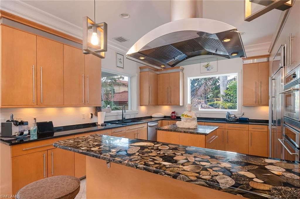 1205 Caloosa DR, FORT MYERS FL 33901-19