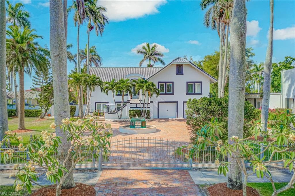 1205 Caloosa DR, FORT MYERS FL 33901-9