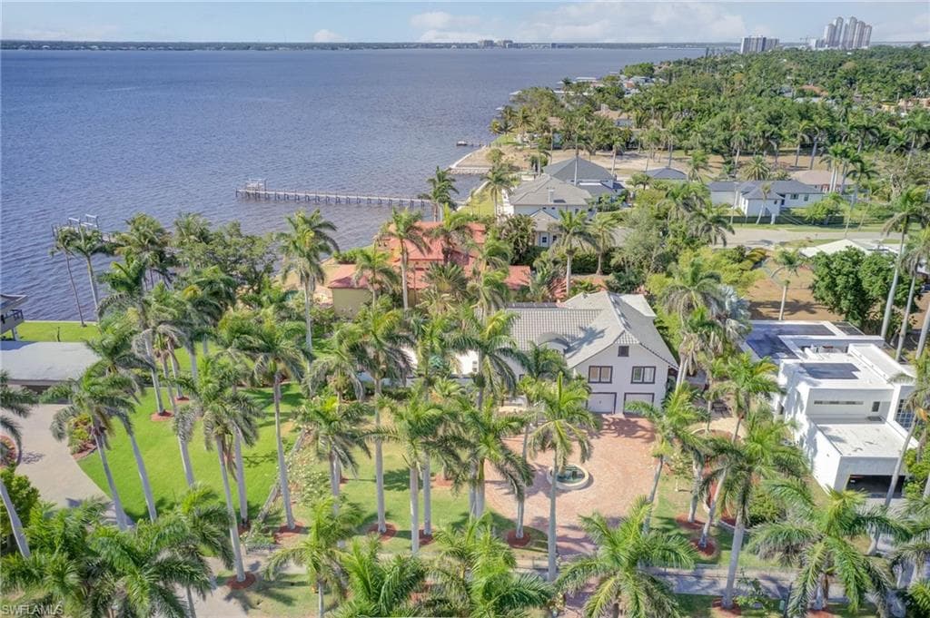 1205 Caloosa DR, FORT MYERS FL 33901-49