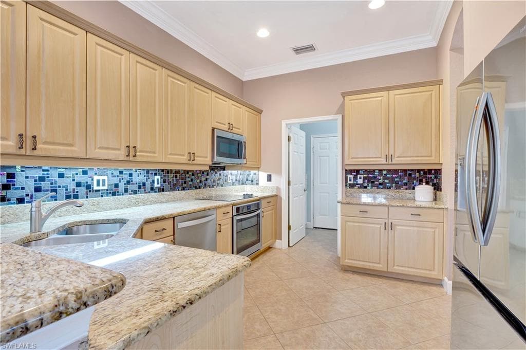 7903 Founders CIR, NAPLES FL 34104-9