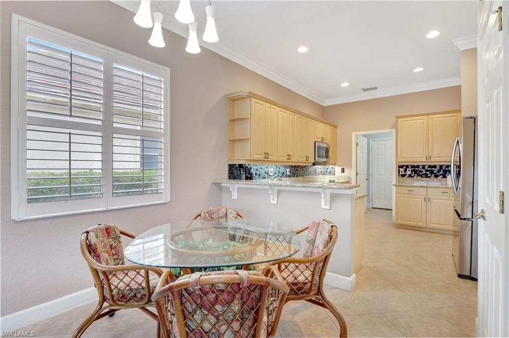 7903 Founders CIR, NAPLES FL 34104-7