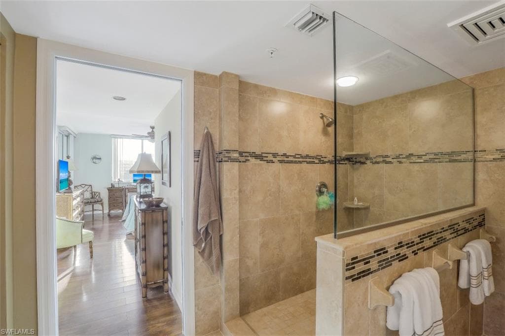 21 Bluebill AVE # B401, NAPLES FL 34108-15