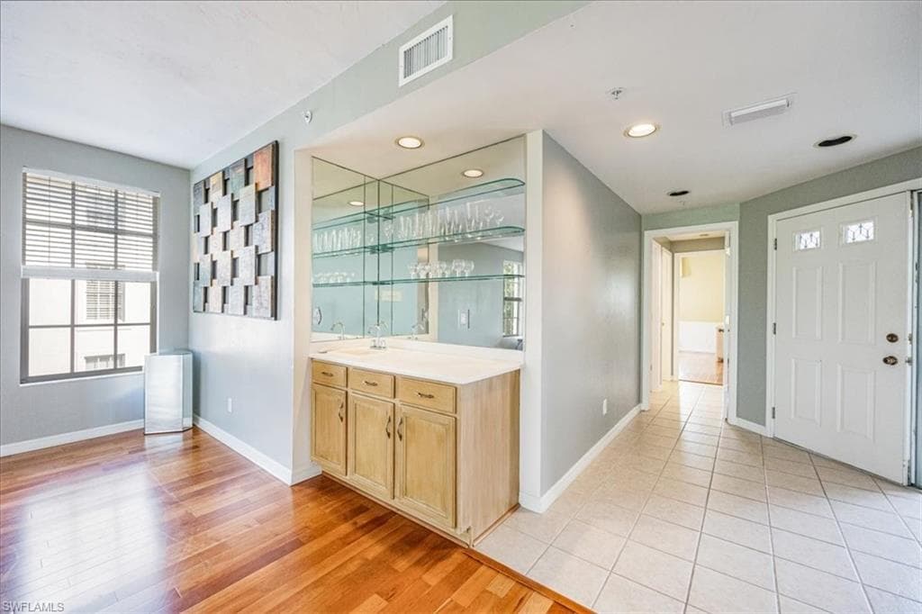 782 Eagle Creek DR # 203, NAPLES FL 34113-12