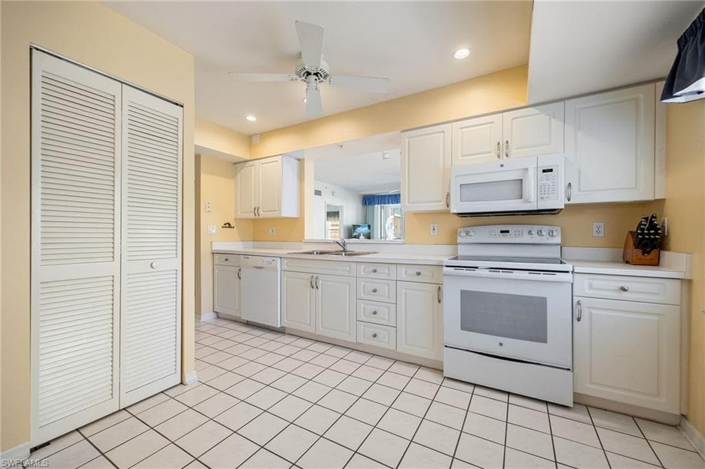 4481 Bay Beach LN # 224, FORT MYERS BEACH FL 33931-17