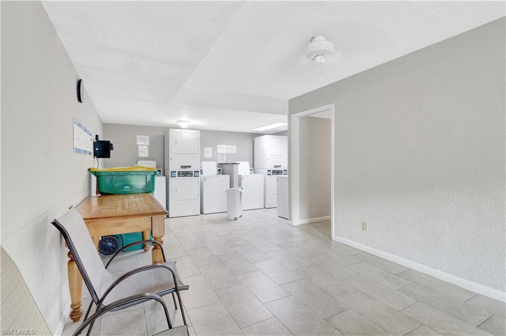 4633 Bayshore DR # M3, NAPLES FL 34112-21