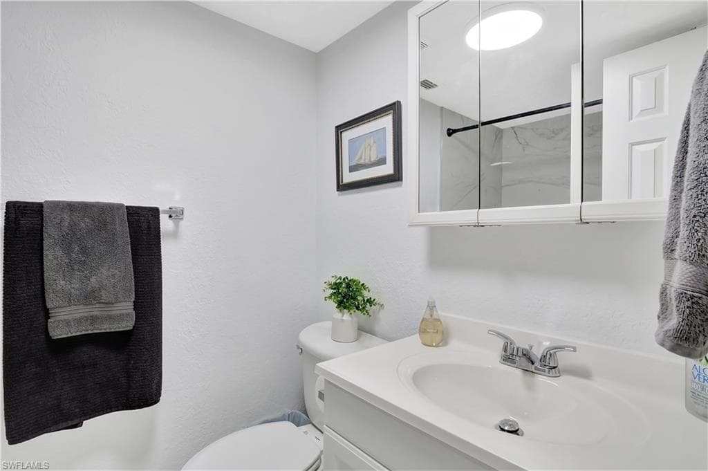 4633 Bayshore DR # M3, NAPLES FL 34112-19