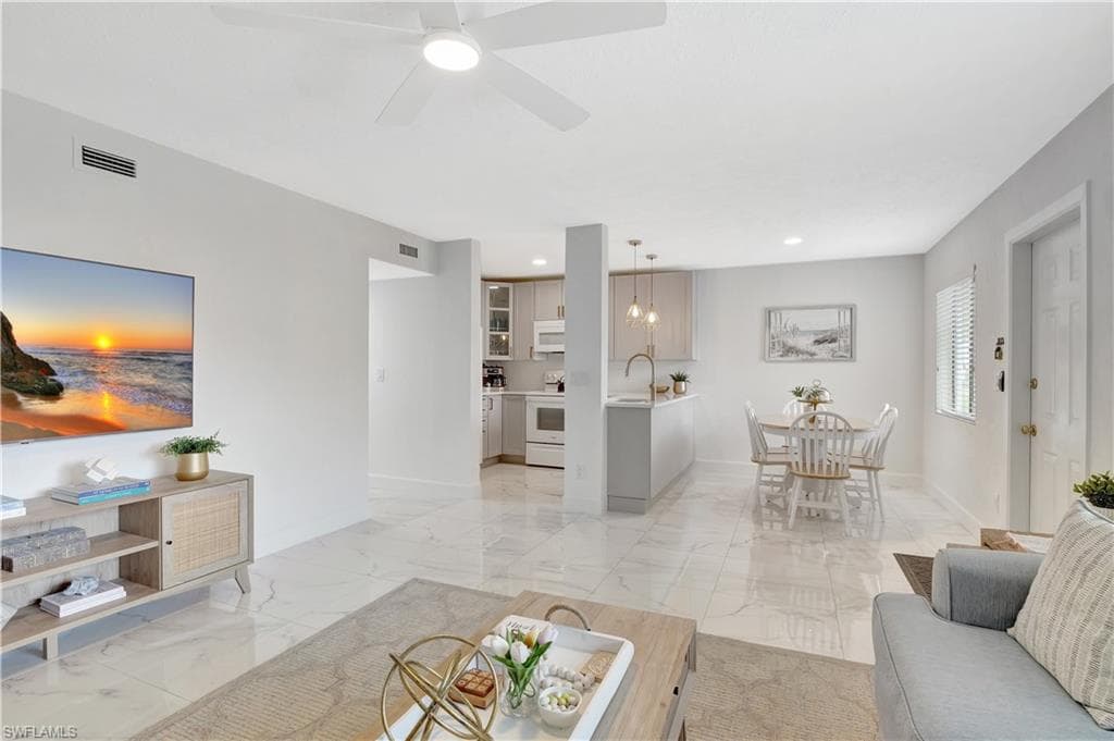 4633 Bayshore DR # M3, NAPLES FL 34112-7