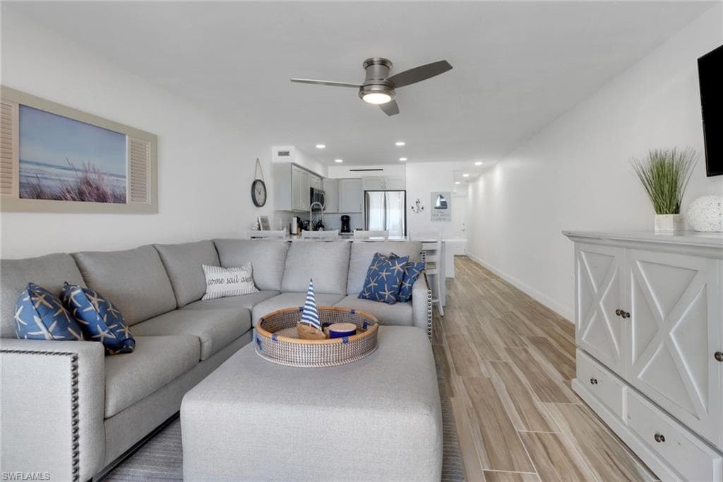 25850 Hickory BLVD # 102, BONITA SPRINGS FL 34134-2