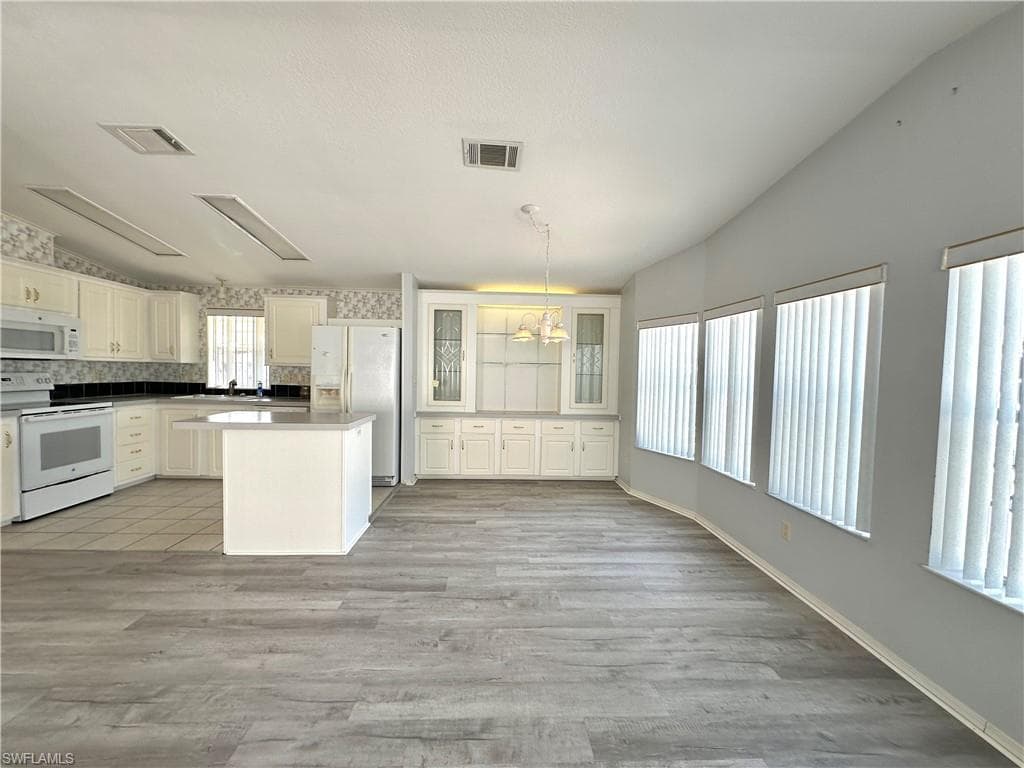 4551 Mayflower WAY E, ESTERO FL 33928-6