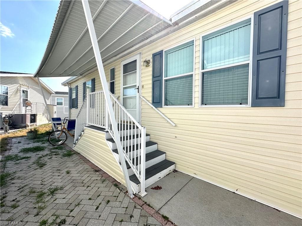 4551 Mayflower WAY E, ESTERO FL 33928-2