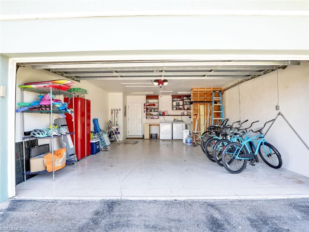 1268 Lake Shore DR, NAPLES FL 34103-21