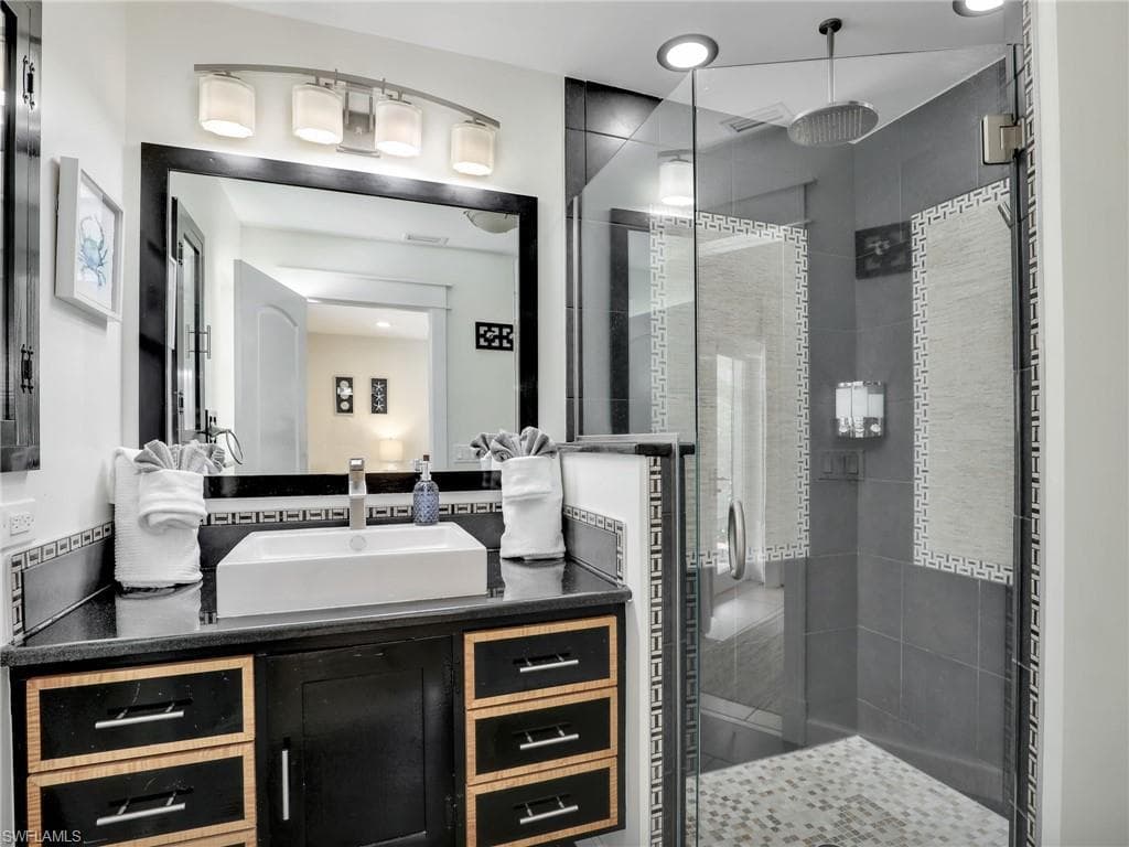 1268 Lake Shore DR, NAPLES FL 34103-9