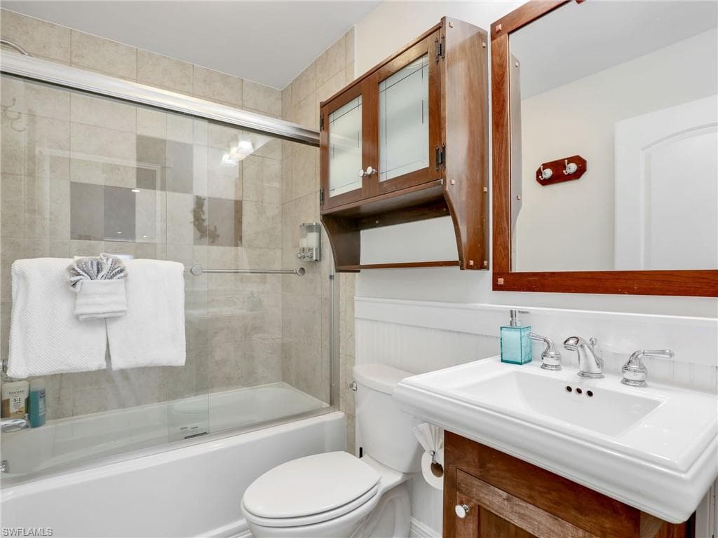 1268 Lake Shore DR, NAPLES FL 34103-13
