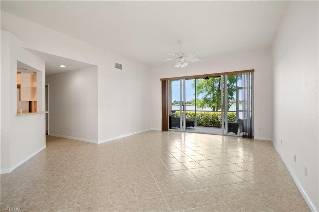 25073 Peacock LN # 102, NAPLES FL 34114-5