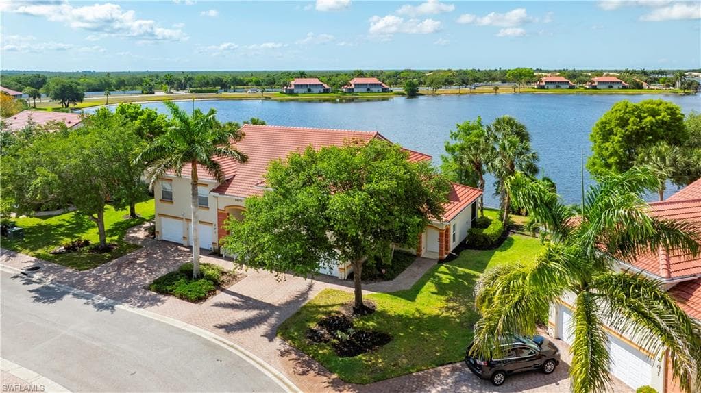 25073 Peacock LN # 102, NAPLES FL 34114-21