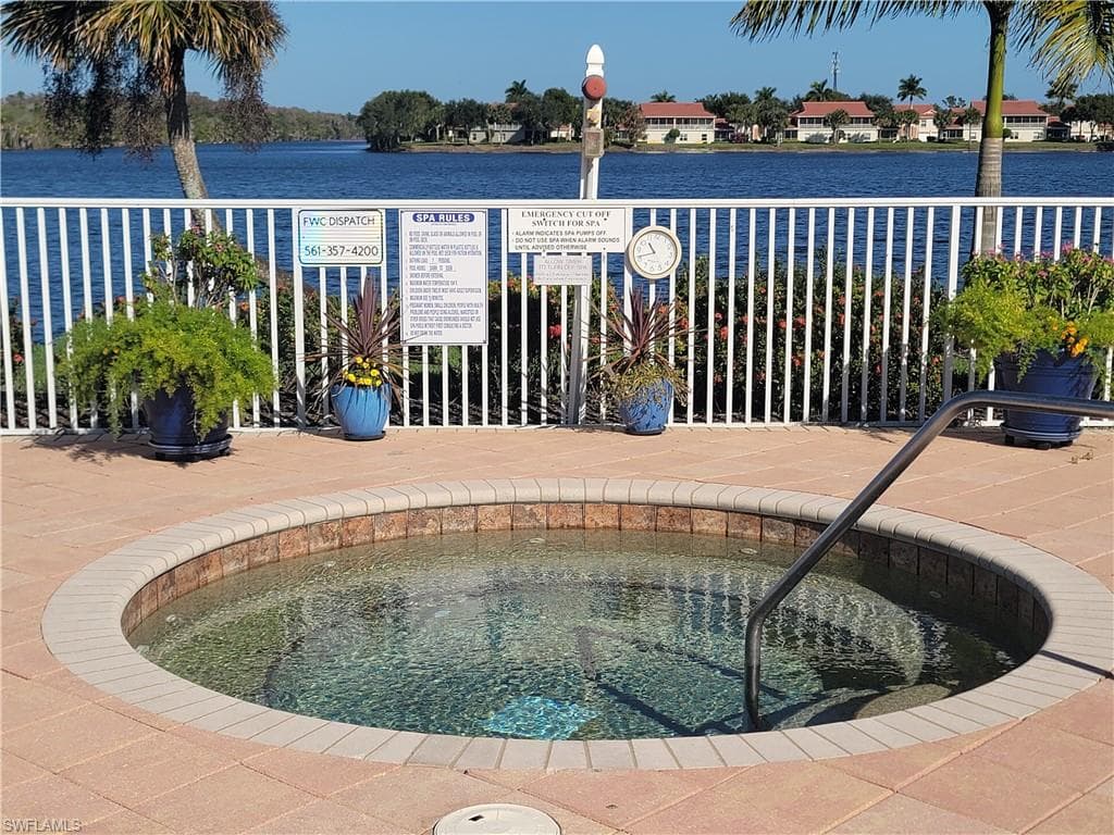 25073 Peacock LN # 102, NAPLES FL 34114-31