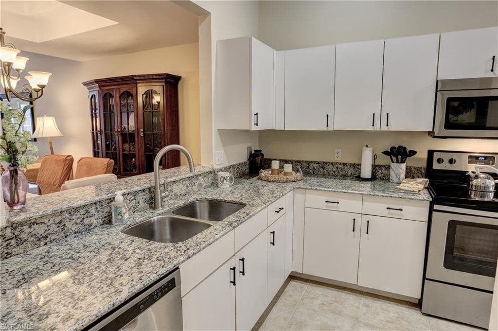 130 Amblewood LN # 801, NAPLES FL 34105-11