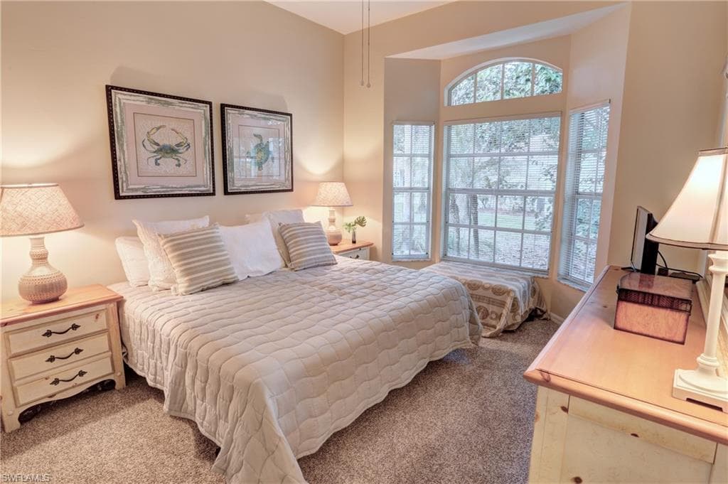 130 Amblewood LN # 801, NAPLES FL 34105-19