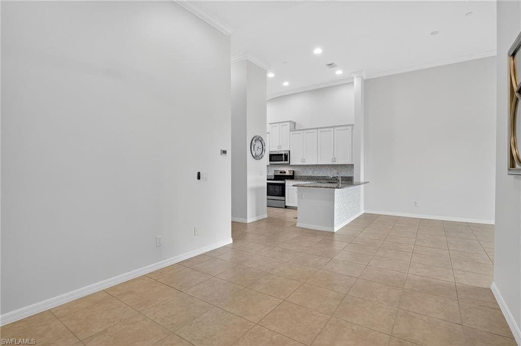 9386 Pocida CT # 202, NAPLES FL 34119-15