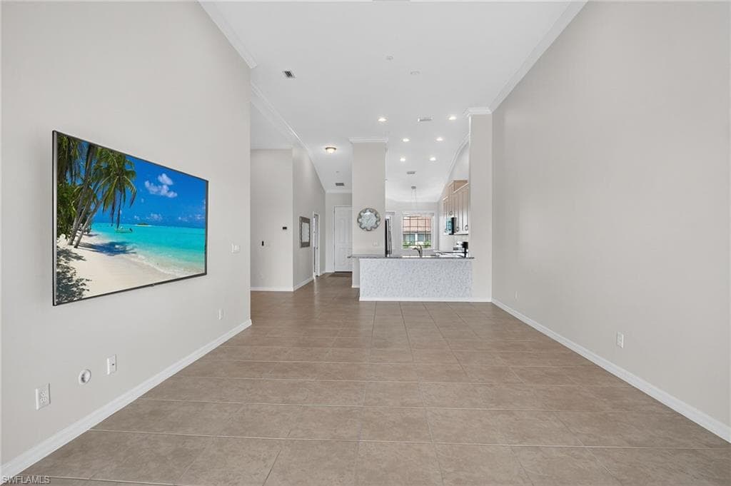 9386 Pocida CT # 202, NAPLES FL 34119-19