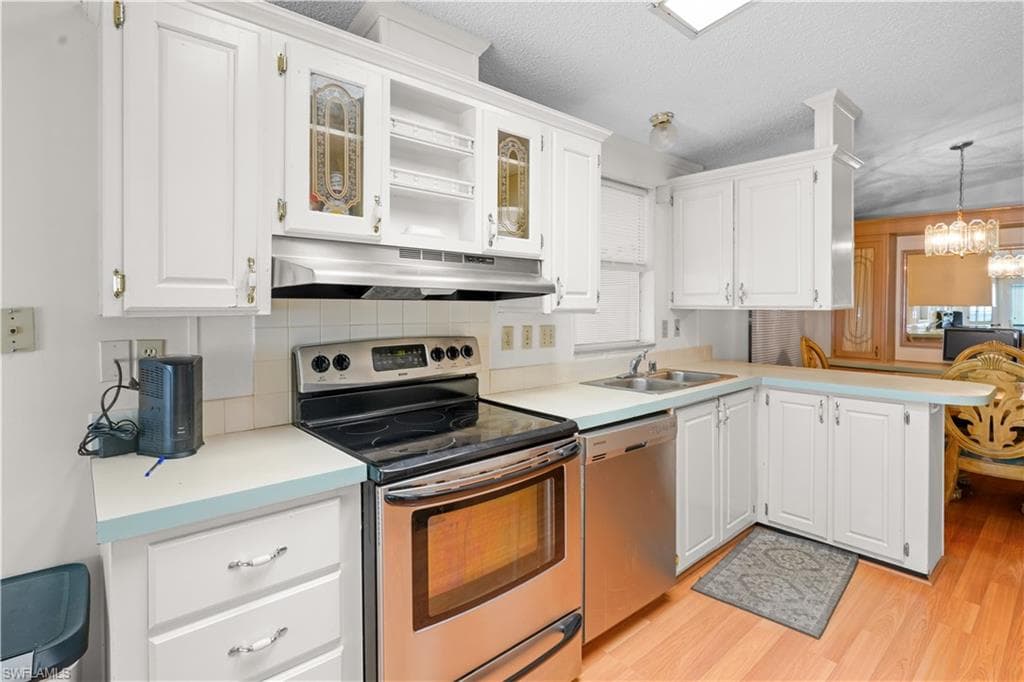 49 Turquoise AVE, NAPLES FL 34114-5