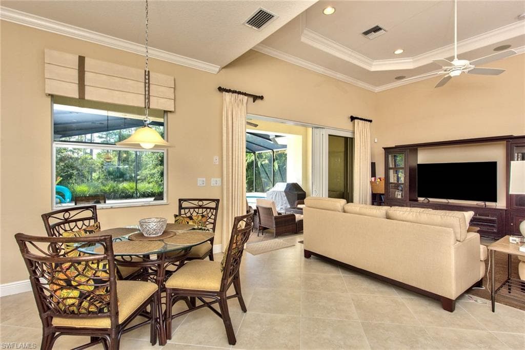 7755 Martino CIR, NAPLES FL 34112-4