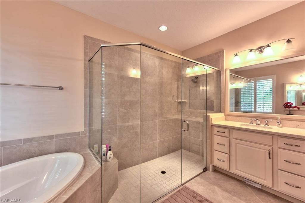 7755 Martino CIR, NAPLES FL 34112-14