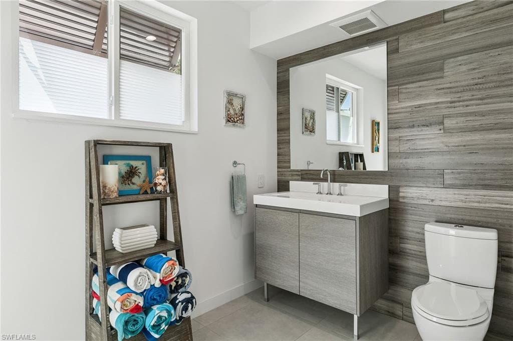 724 Plantation CT, MARCO ISLAND FL 34145-14