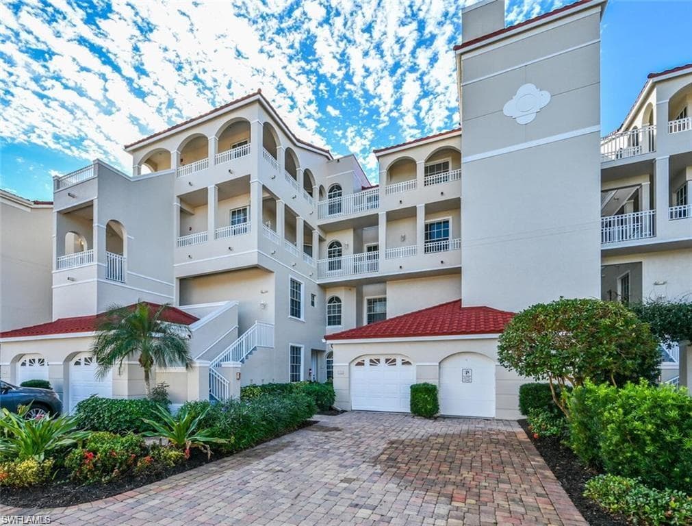 1530 Clermont DR # 401G, NAPLES FL 34109-26
