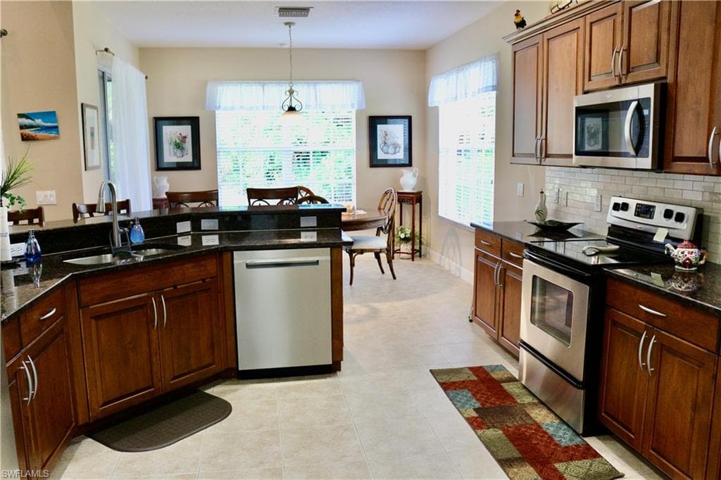 15474 Los Reyes LN, NAPLES FL 34110-7