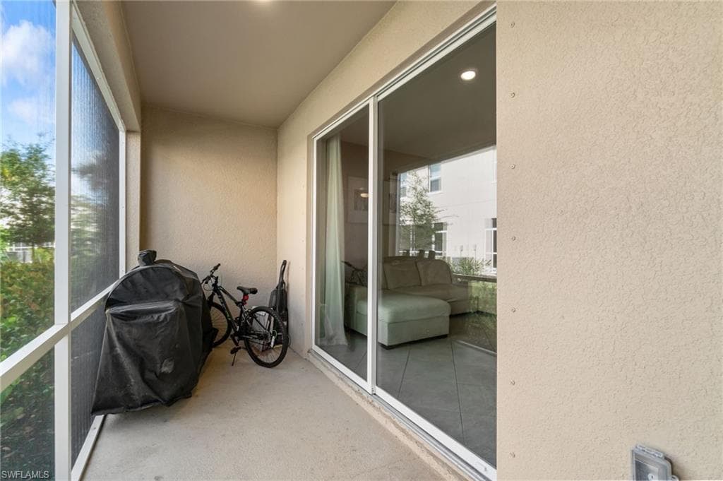 2767 Blossom WAY, NAPLES FL 34120-27